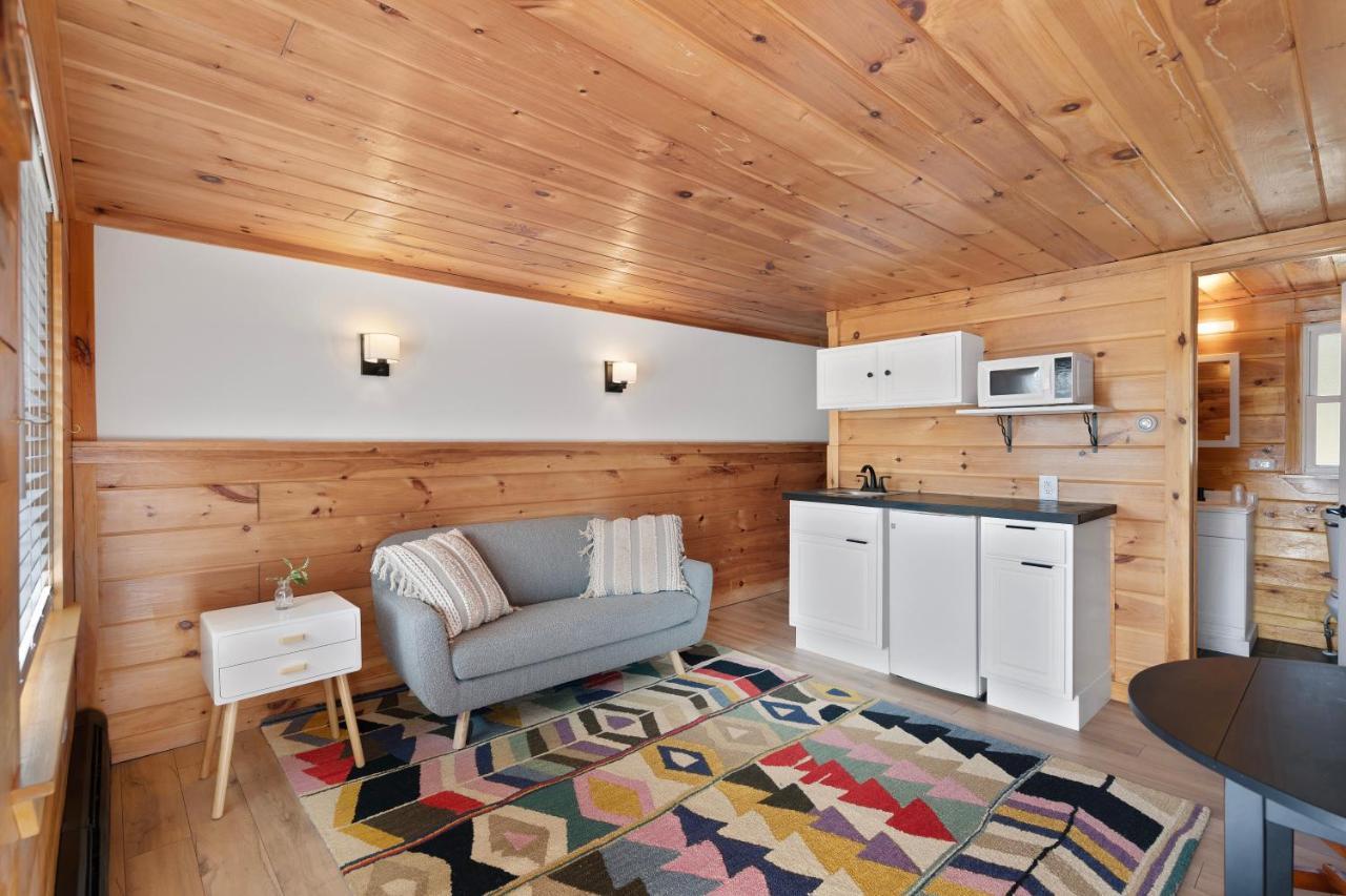 Wolfjaw Hotel